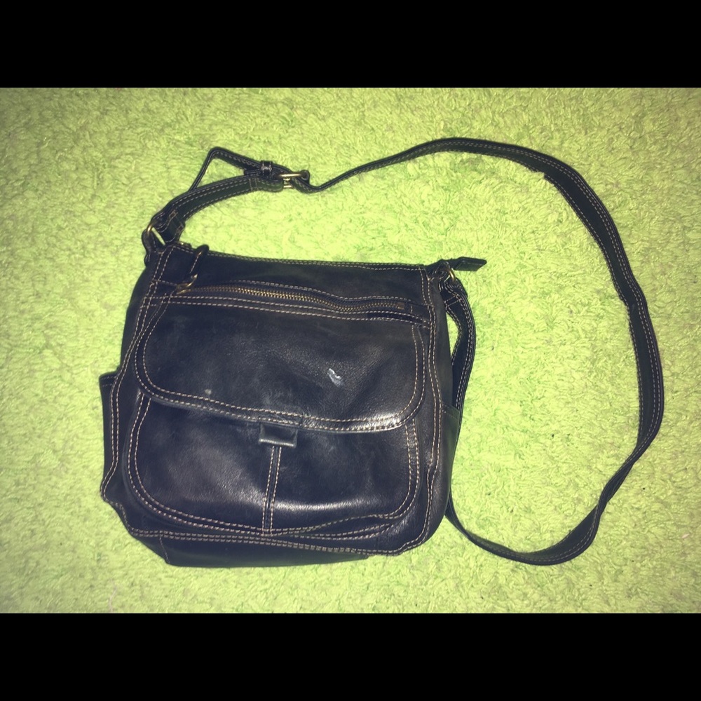 Clearance 🛍 Black fossil crossbody.